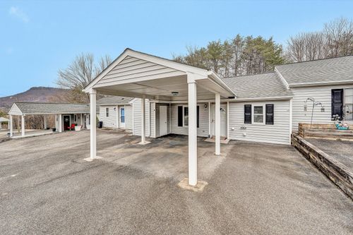 375 Tinkerview Dr, Cloverdale, VA, 24077-3006 | Card Image