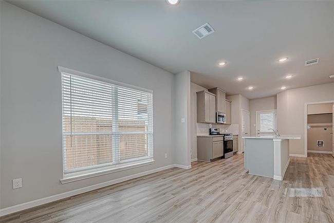 27076 Badger Way, House other with 3 bedrooms, 2 bathrooms and 2 parking in Magnolia TX | Image 11