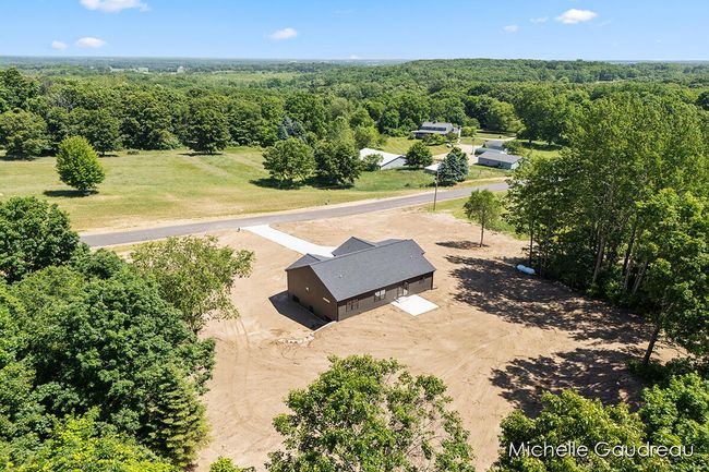 3551 Leaf Ln, House other with 3 bedrooms, 3 bathrooms and null parking in Freeport MI | Image 50