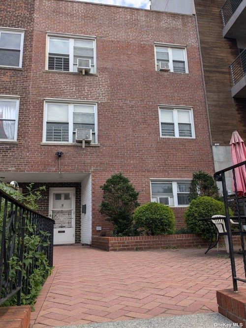 86 Grand Ave, Elmhurst, NY, 11373-4343 | Card Image