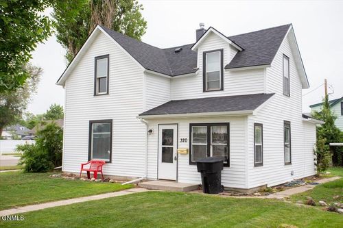 320 8th St W, Williston, ND, 58801-5145 | Card Image