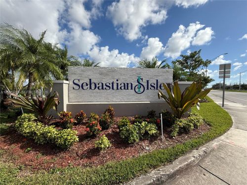 529 Ne 1st Dr, Florida City, FL, 33034-2276 | Card Image