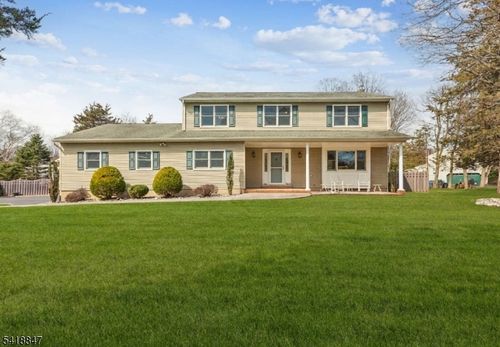 3 Stagecoach Way, Hillsborough, NJ, 08844-3135 | Card Image