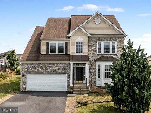 28 Corvair Ln, INWOOD, WV, 25428-3422 | Card Image