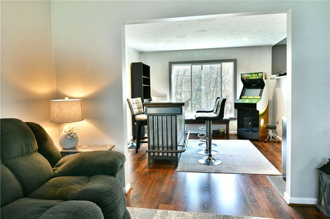 290 Shady Glen Dr, House other with 3 bedrooms, 2 bathrooms and null parking in Coraopolis PA | Image 12