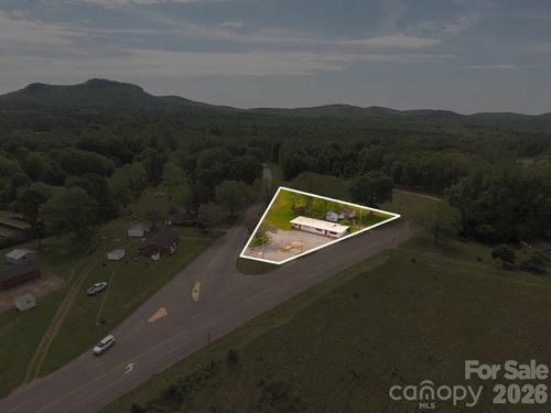 1003 York Rd, Kings Mountain, NC, 28086-9713 | Card Image