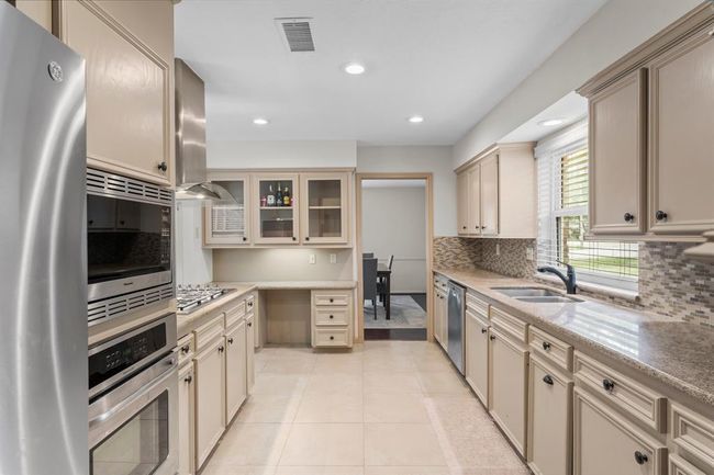 11904 N Blackjack Oak Cir, House other with 4 bedrooms, 2 bathrooms and 2 parking in The Woodlands TX | Image 9