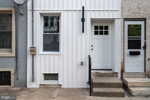 2215 N Mutter St, PHILADELPHIA, PA, 19133-3735 | Card Image