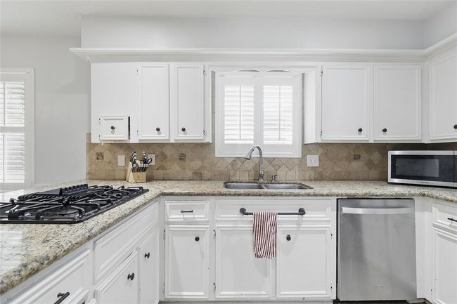 Kitchen | Image 10