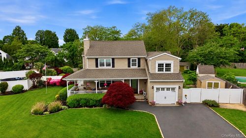 6 Lea Ave, Manorville, NY, 11949-2920 | Card Image