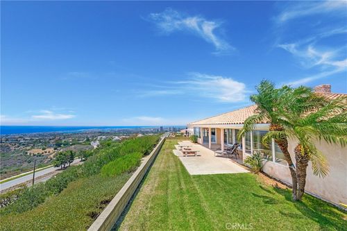 33 Montecito Dr, Corona Del Mar, CA, 92625-1017 | Card Image