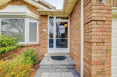 1376 Bramblewood Green, House other with 4 bedrooms, 4 bathrooms and 5 parking in Oakville ON | Image 3