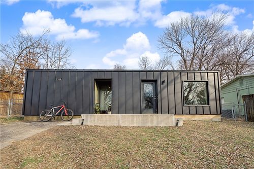 560 N Fallin Avenue, Fayetteville, AR, 72701 | Card Image