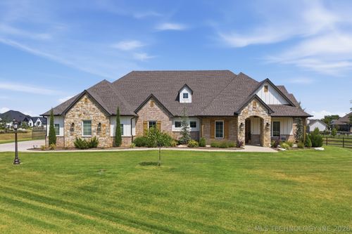 18679 E Limestone Ln, Owasso, OK, 74055-8593 | Card Image