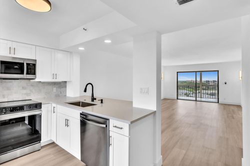 apt-806-7076 Huntington Ln, Delray Beach, FL, 33446-2503 | Card Image