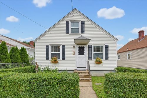 213 Unit St, Providence, RI, 02909-3940 | Card Image