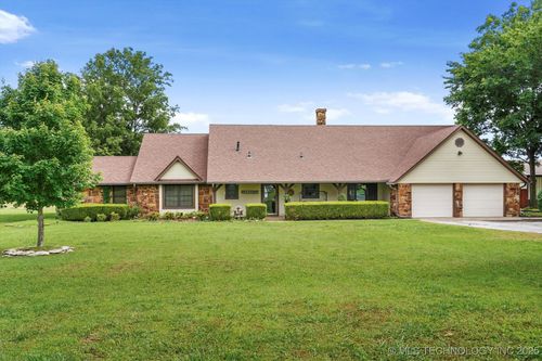 4152 W Oak St, Skiatook, OK, 74070-3901 | Card Image
