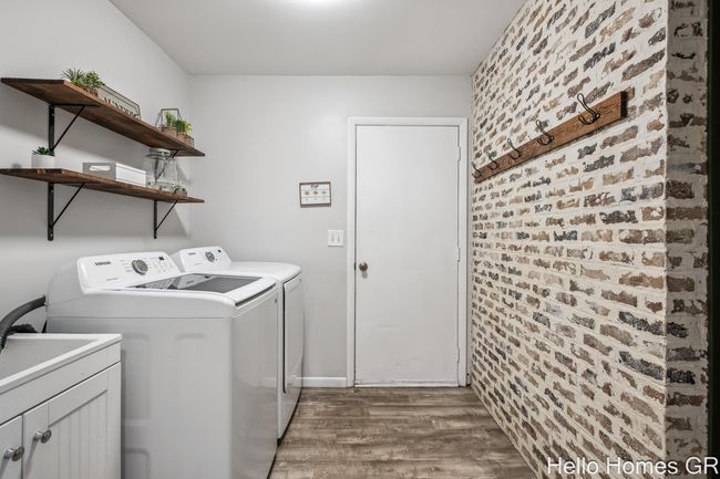 Laundry Room | Image 17