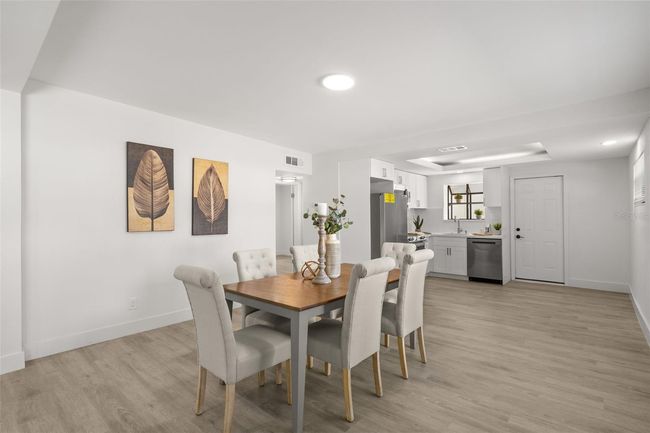 Dining | Image 6
