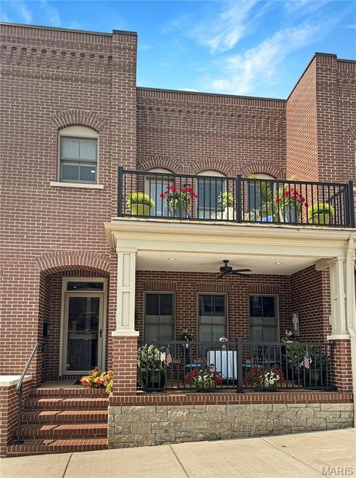 12 E Main St, Washington, MO, 63090-2512 | Card Image