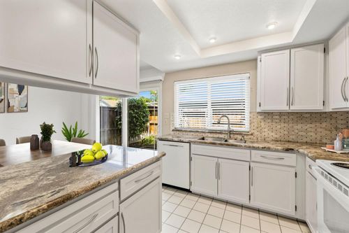 3928 Oak Villa Cir, Carmichael, CA, 95608-2167 | Card Image
