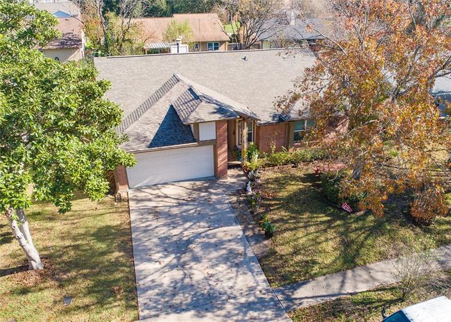 Aerial shot of the home | Image 6