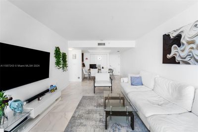 306 - 650 West Ave, Condo with 1 bedrooms, 1 bathrooms and null parking in Miami Beach FL | Image 2