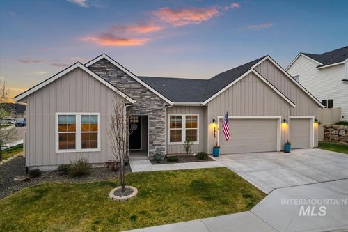 3413 N Hosta Ave, Star, ID, 83669-6800 | Card Image