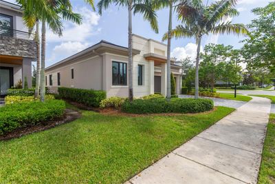 10705 Pacifica Way, House other with 4 bedrooms, 3 bathrooms and null parking in Parkland FL | Image 3