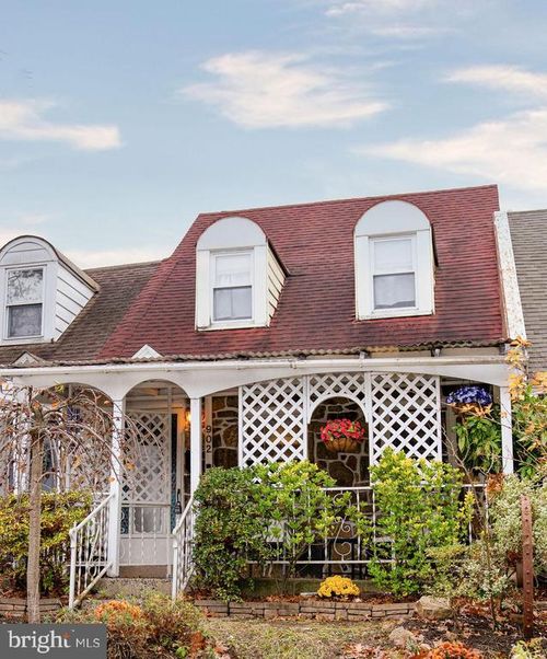902 Woodlawn Ave, PHOENIXVILLE, PA, 19460-4034 | Card Image