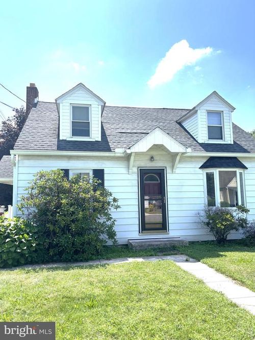 401 Greenwood St, MONT ALTO, PA, 17237-9636 | Card Image