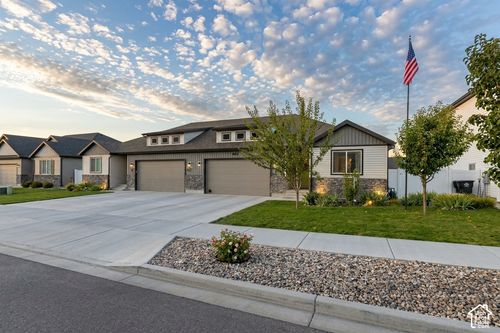 485 E 750 N, Smithfield, UT, 84335-5512 | Card Image