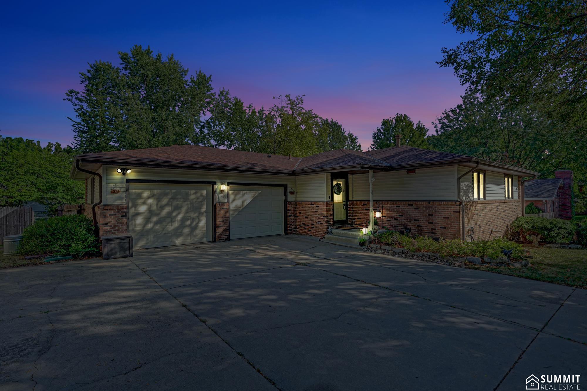 Lake St, Lincoln, NE 68506