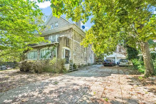 81 Austin St, Kew Gardens, NY, 11415-1013 | Card Image