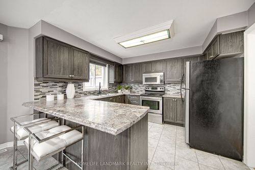 49 Eaglestone Lane, Barrie, ON, L4N0J3 | Card Image