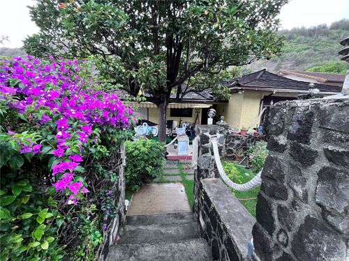 950 Hahaione St, Honolulu, HI, 96825-1059 | Card Image