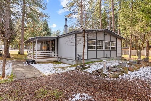 18010 Ponderosa Ln, Klamath Falls, OR, 97601-9236 | Card Image