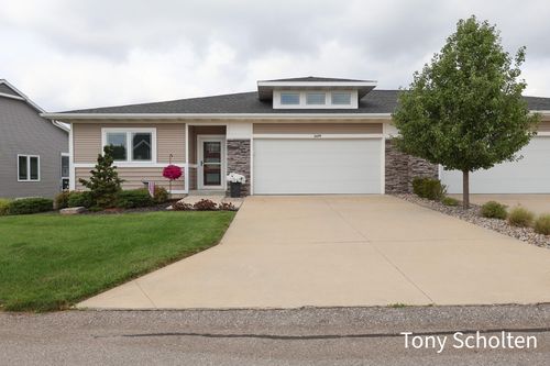 bldg-7-3499 Eagles Roost Trl, Hudsonville, MI, 49426-7371 | Card Image