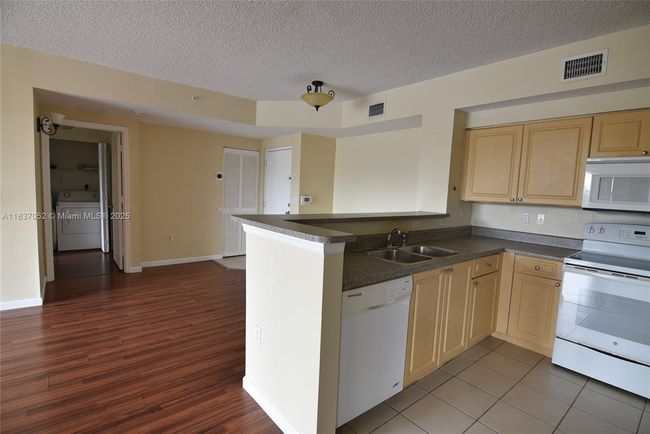 APT-202 - 2151 W Preserve Way, Condo with 2 bedrooms, 2 bathrooms and null parking in Miramar FL | Image 7