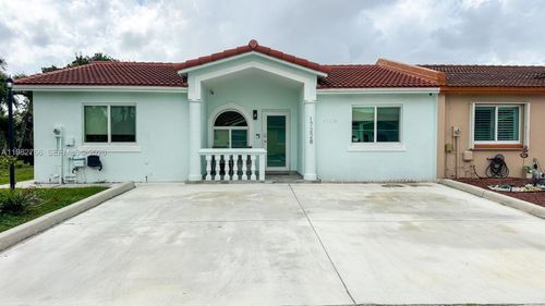 17228 Nw 72nd Ct, Hialeah, FL, 33015-7102 | Card Image