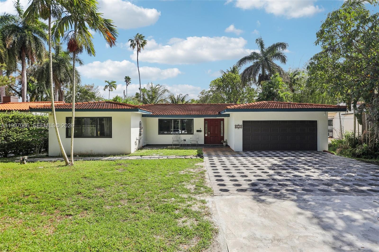 Residential in El Portal 5