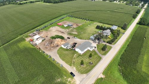 W8930 Stateline Road, Sharon, WI, 53585 | Card Image