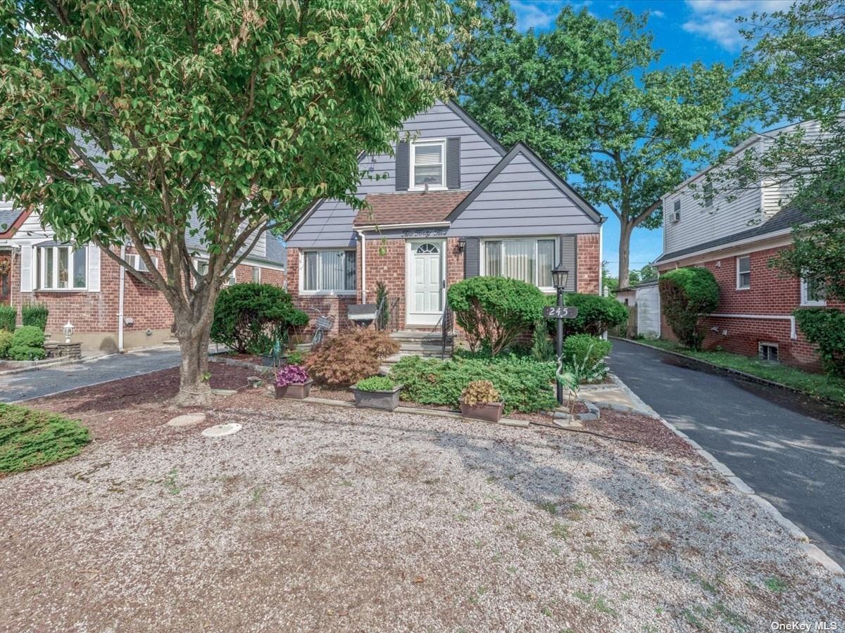 Emerson Pl, Valley Stream, NY 11580