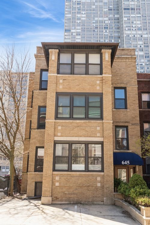 apt-1-645 W Bittersweet Pl, CHICAGO, IL, 60613-6584 | Card Image