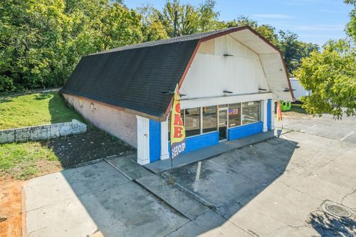 211 N Riverside Dr, Clarksville, TN, 37040-3119 | Card Image