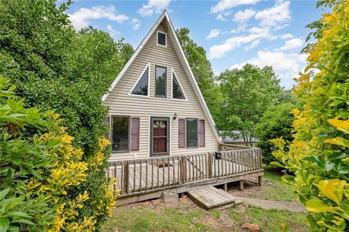 9818 W Pine St, Lowgap, NC, 27024-7132 | Card Image
