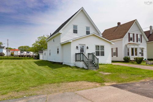 72 Lower Laplanche St, Amherst, NS, B4H1Z4 | Card Image