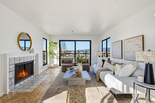 apt-513-322 Hanover Ave, Oakland, CA, 94606-1396 | Card Image