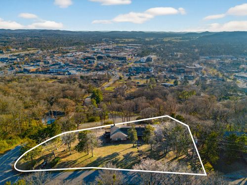 833 W Hillview Dr, Brentwood, TN, 37027-4213 | Card Image