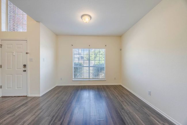 5936 Firethorn Dr, House other with 4 bedrooms, 3 bathrooms and null parking in Dallas TX | Image 7